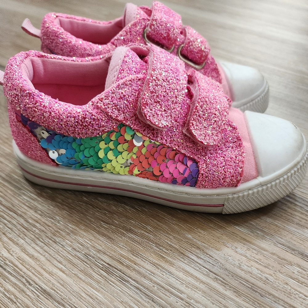 Girls shoes